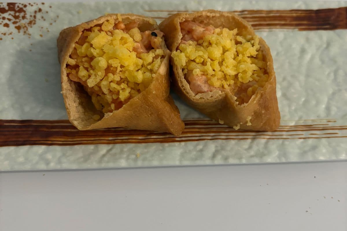 162. Inari spicy salmon pockets (2pcs)