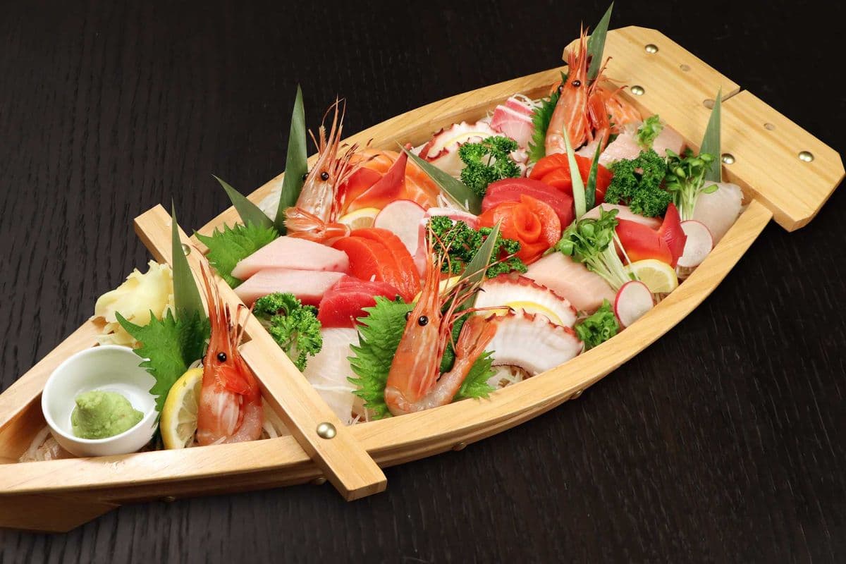 Sashimi Boat (40 pcs)