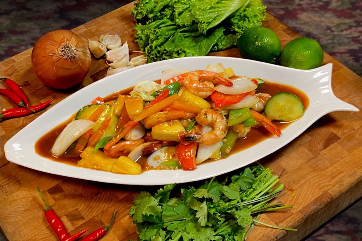 Sweet and Sour Shrimp (Prew Wan Goong)