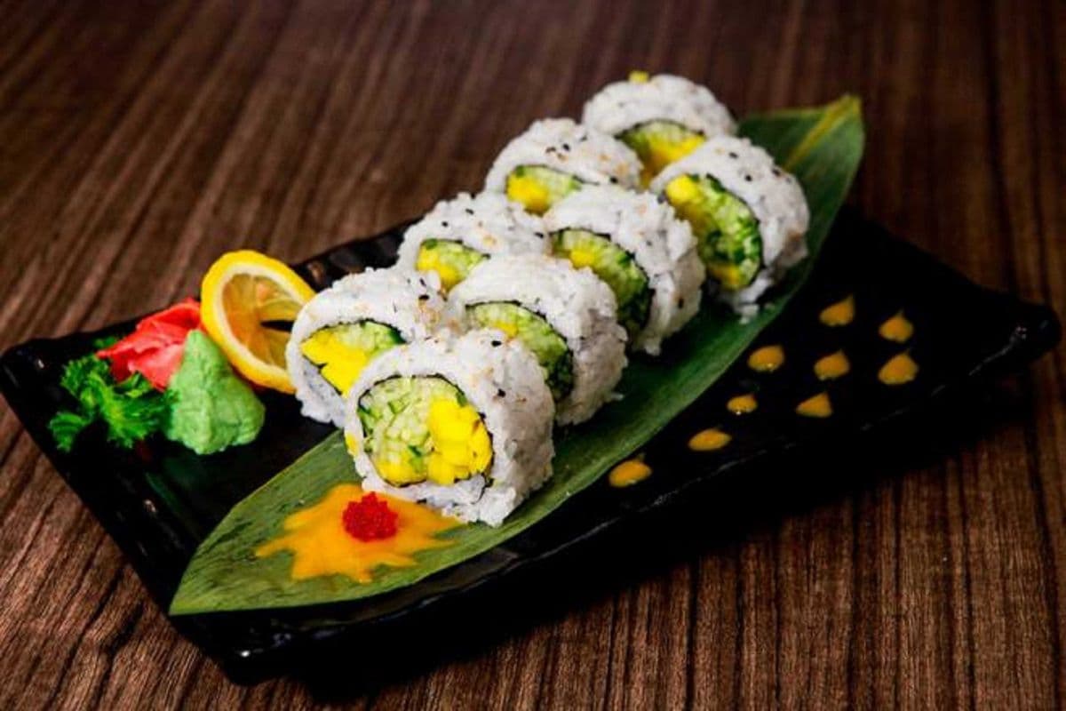 Mango and Cucumber Roll (8 pcs)