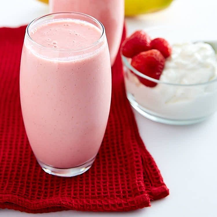 Strawberry Banana Yogurt Smoothies 
