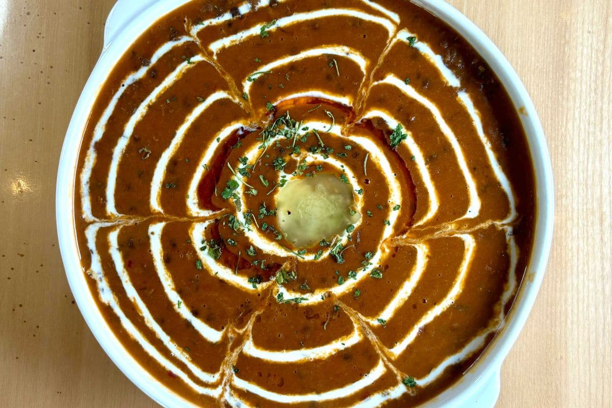 COMBO DAL MAKHANI WITH PLAIN BASMTI RICE AND GARLIC NAAN