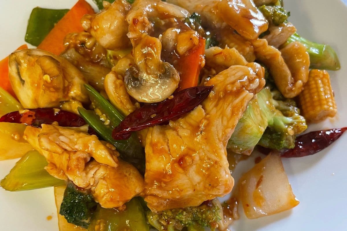 113. Hunan Garlic Chicken or Beef 🌶️