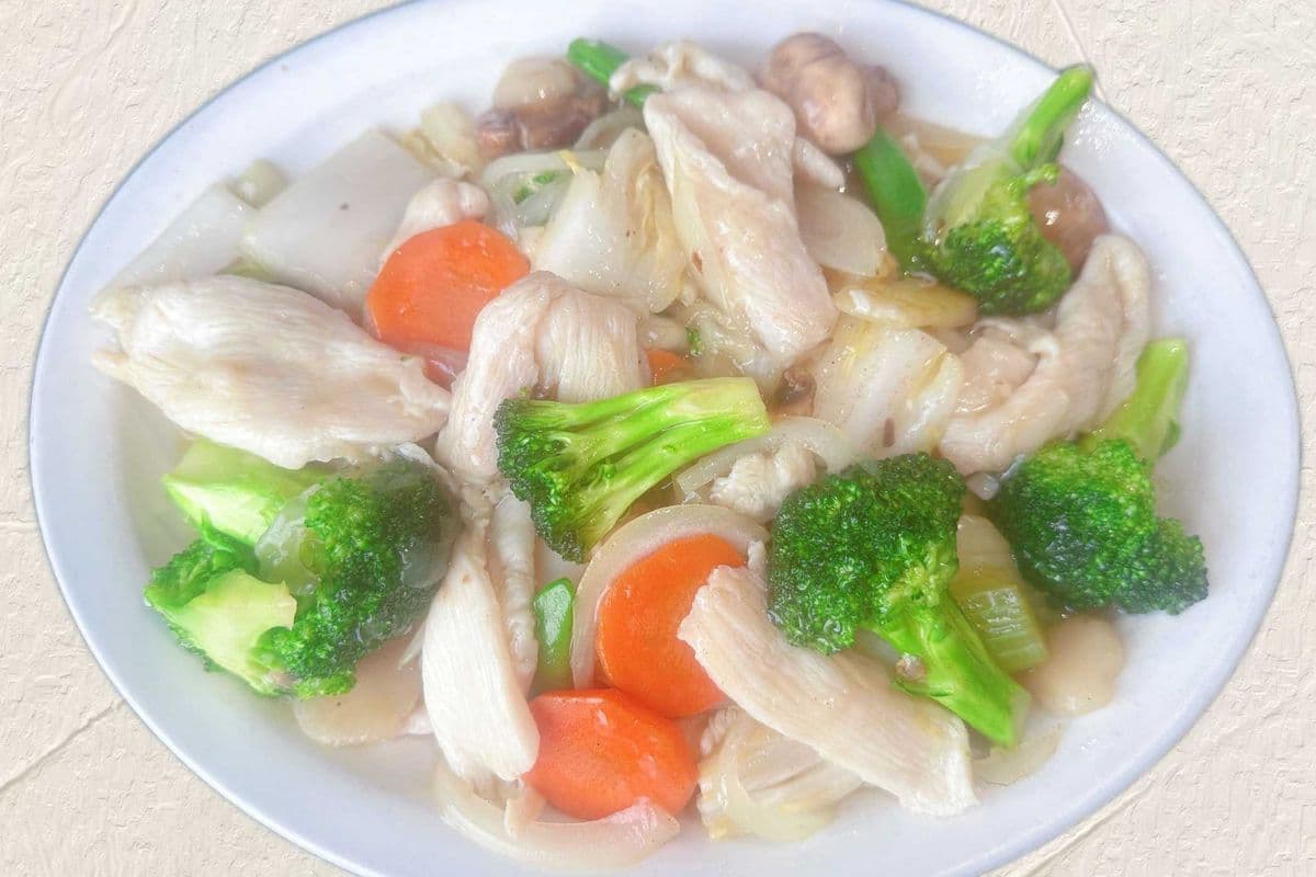 39. Sliced Chicken with Mixed Vegetables