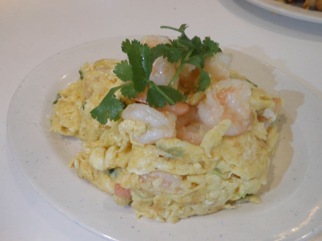 Scrambled Egg with Prawns 滑蛋炒蝦球