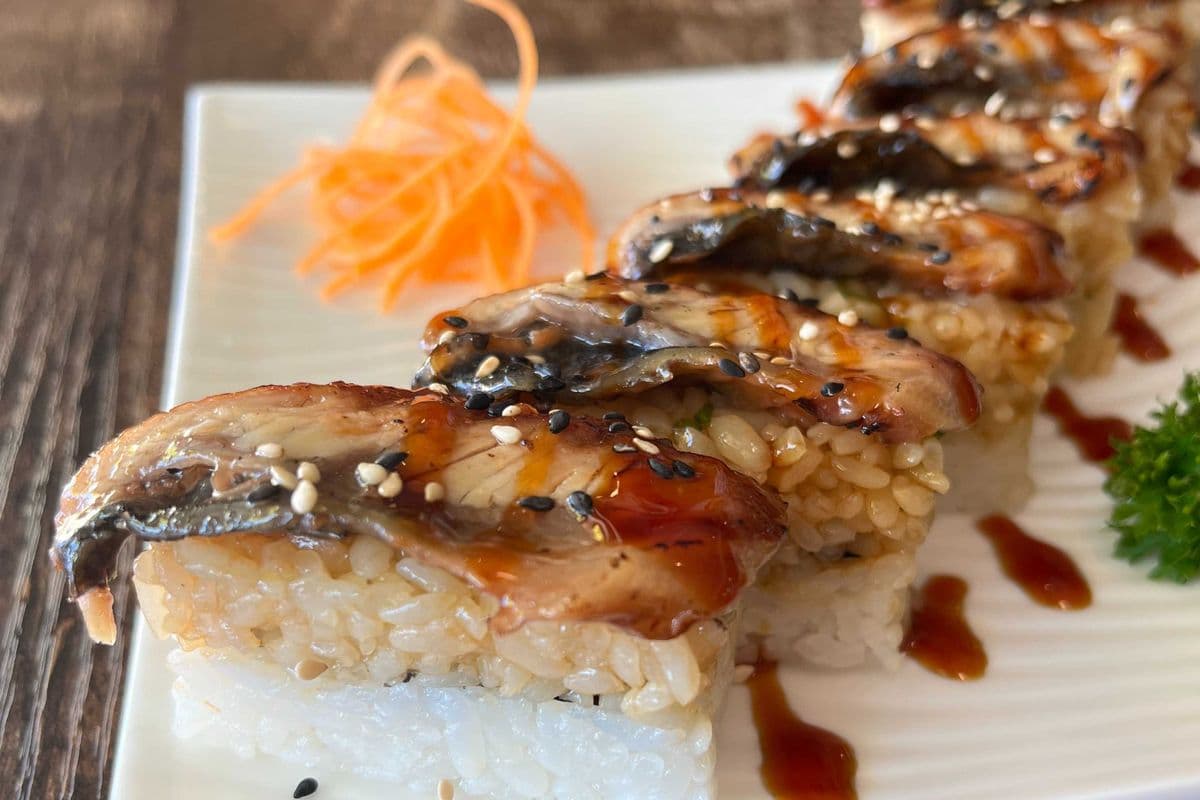 O01. Anguille BBQ / O01. BBQ Eel