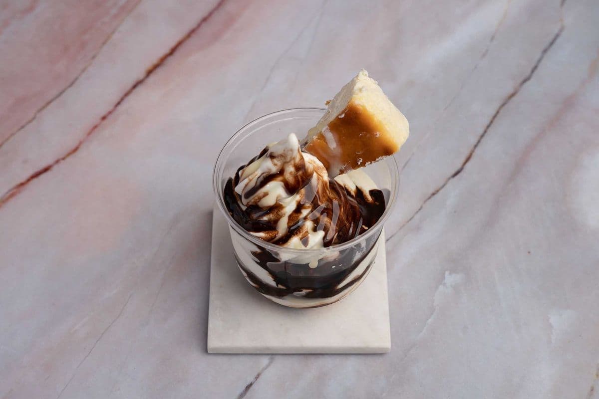 Chocolate Fever w Cheesecake Sundae