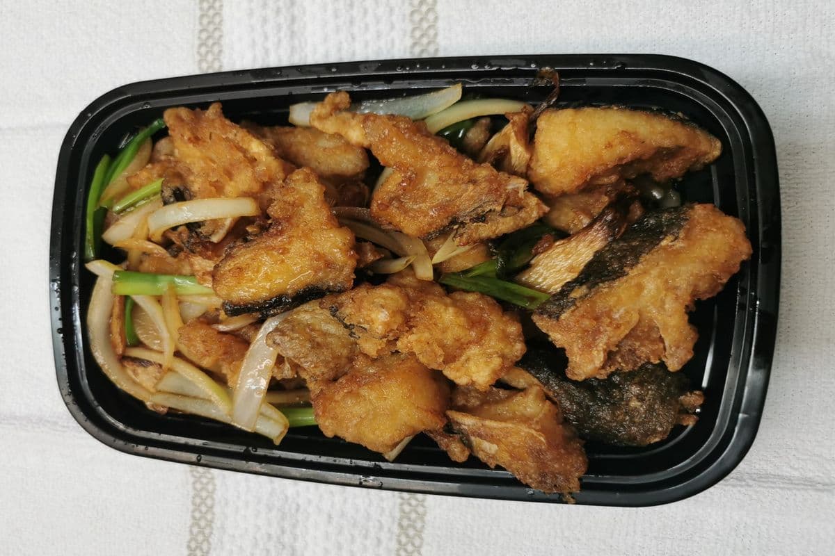 54. Sauteed Halibut with Ginger and Green Onion 姜葱头抽哈利拔