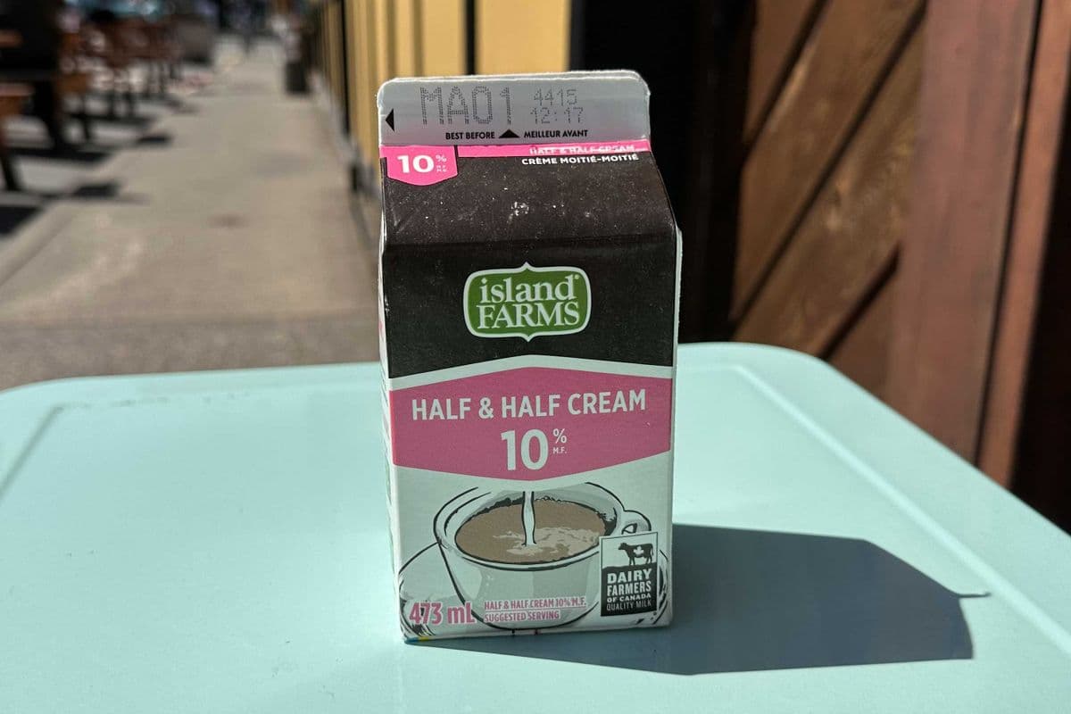 Island Farms Half-and-Half (473 ml)