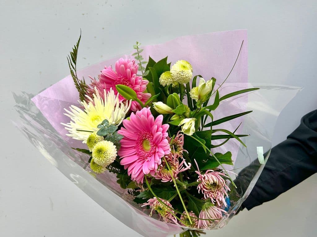 LOCAL FLOWERS - BOUQUET PINK & GREEN COLOR