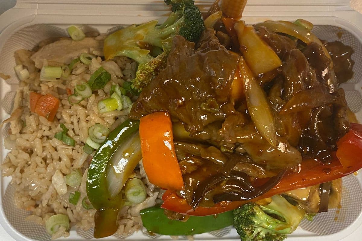 L10. Chicken or Beef with Garlic Sauce