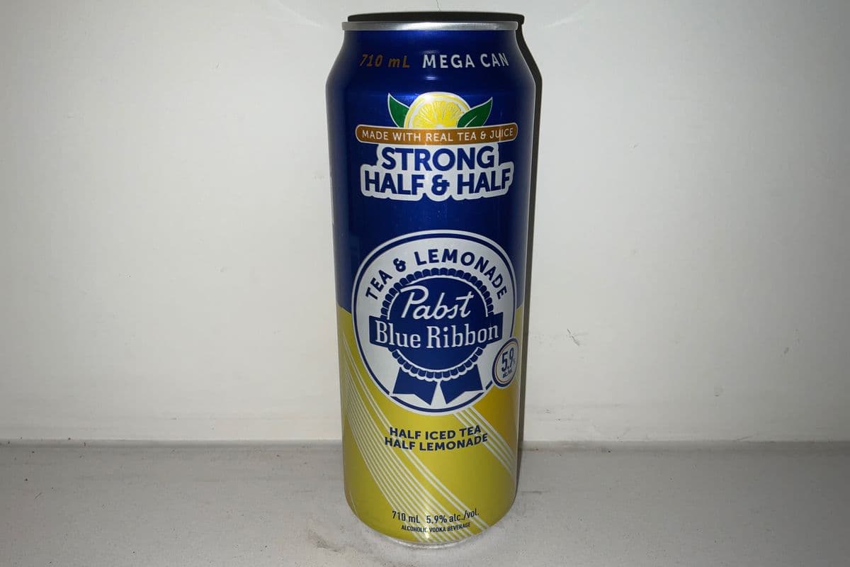 PABST STRONG HALF & HALF MEGA CAN (1 x 710ml)