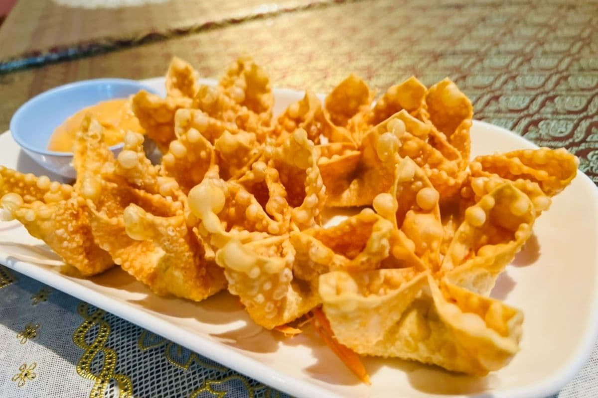 (Hoi Jo ) Deep fried Crab Meat rolls (8 pcs.)