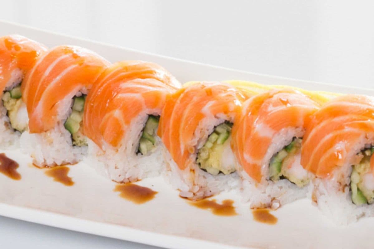 Gold Dragon Roll (7 pcs)