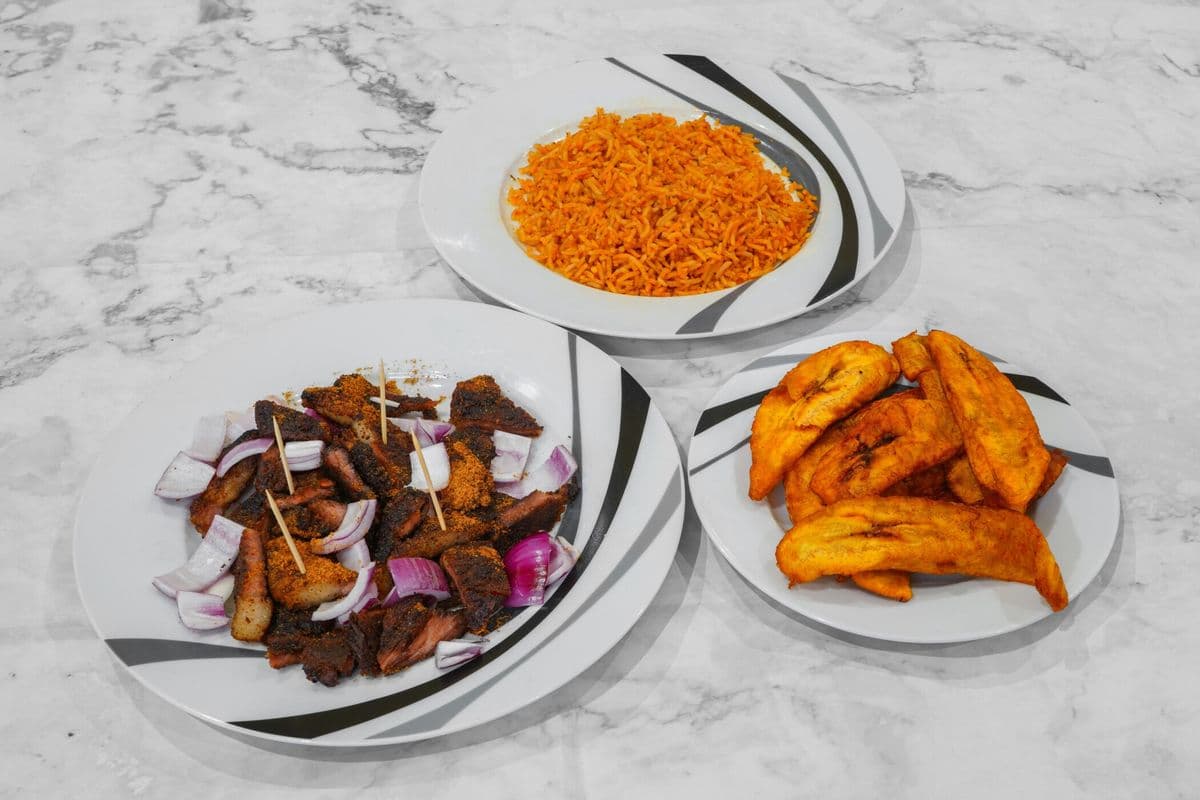 Beef Suya (Brisket) Super Combo (Two Sides + One Drink)