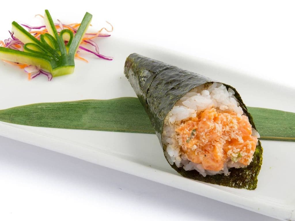 H09. Spicy Salmon Hand Roll (1 Pc)