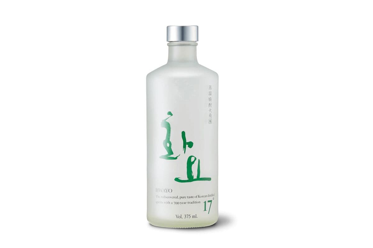 Hwayo 17 Premium Soju (1 x 375 ml)