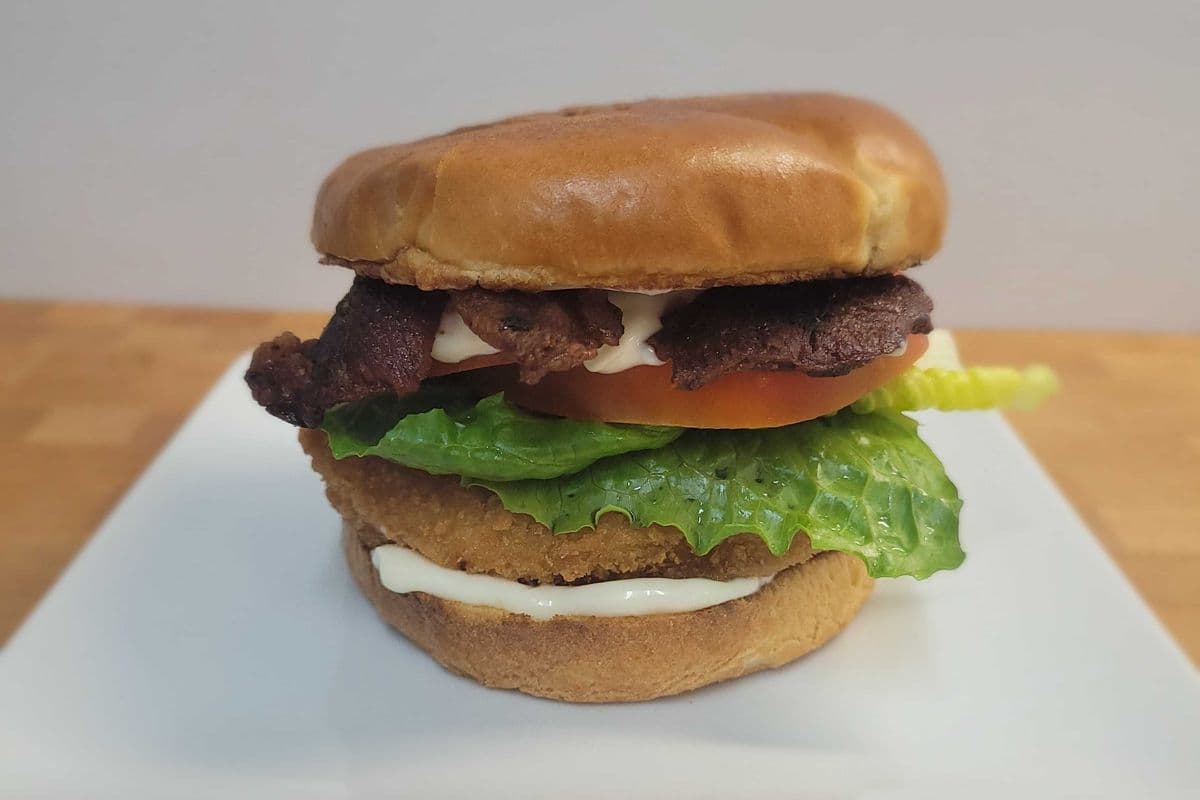 Hamburger Poulet et Bacon (Chicken and Bacon Burger)