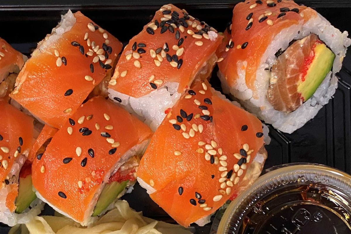 M10. Maki aux deux saumons / Double Salmon Maki