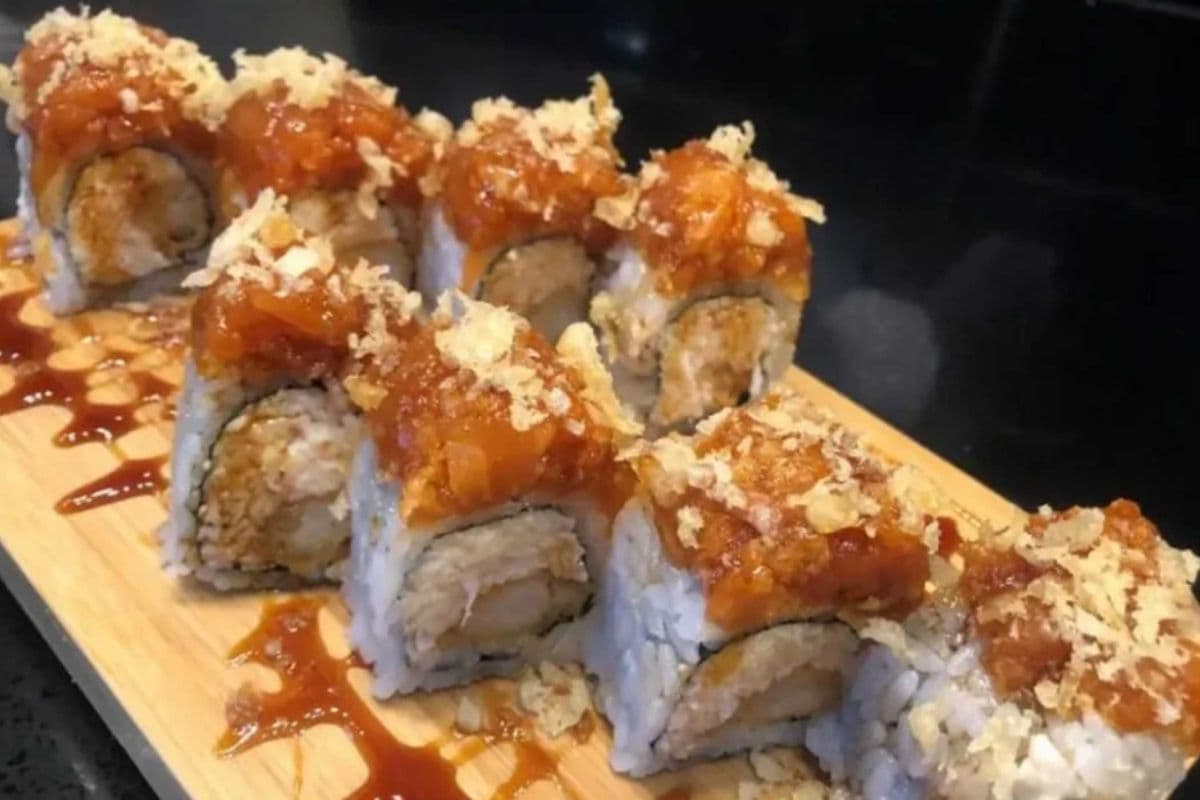 8. Hot Night Special Roll (8 pcs)