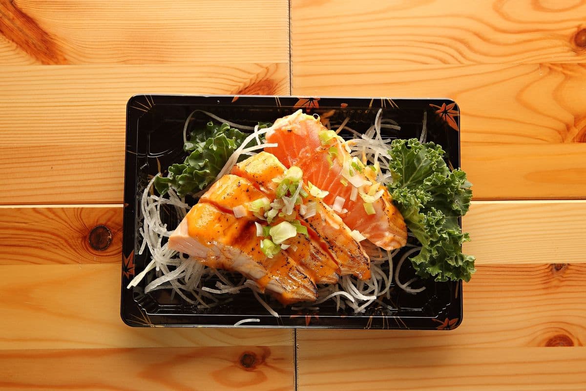 Salmon Aburi Sashimi