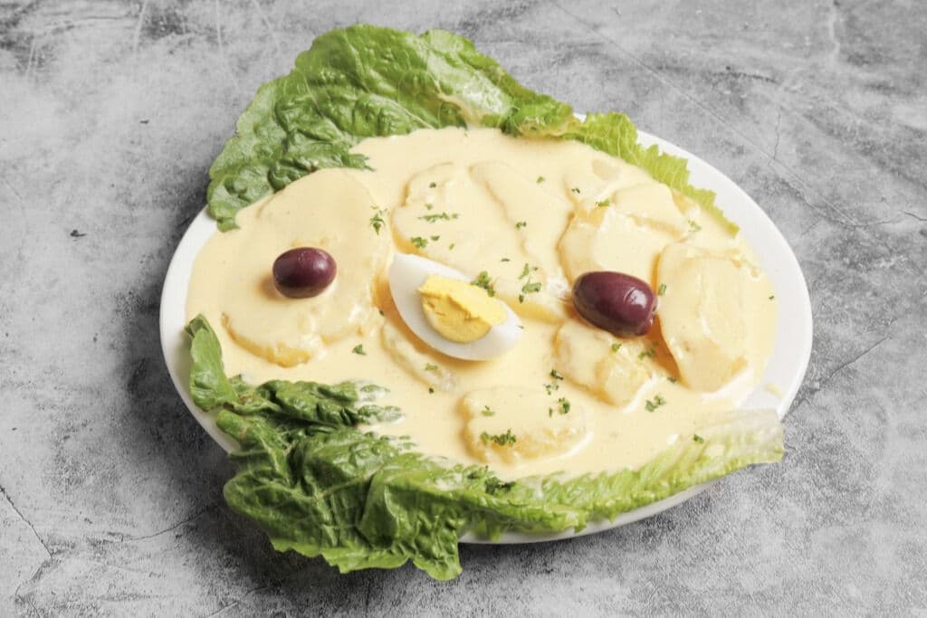 Pommes de terre et sauce au fromage / Papa à la huancaina