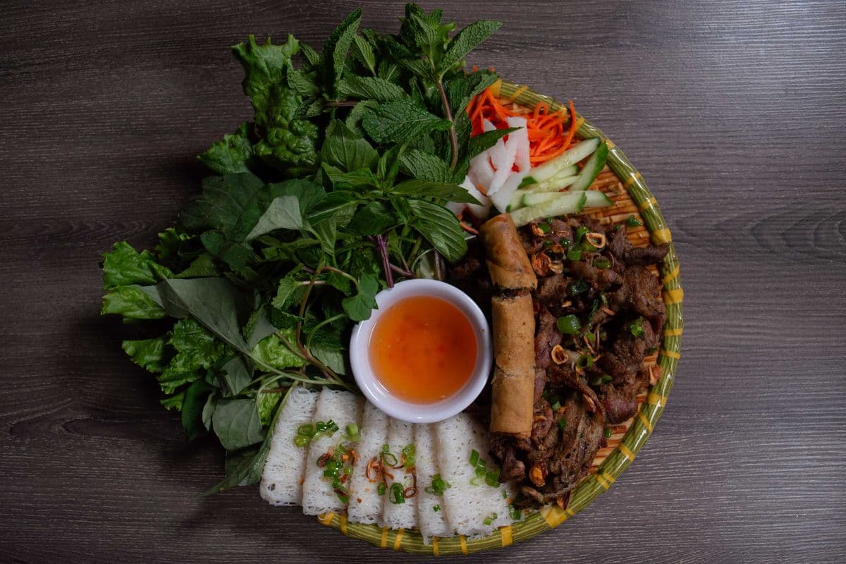 H3. BBQ Pork and Spring Roll Platter (Banh Hoi Thit Nurong, Cha Gio)