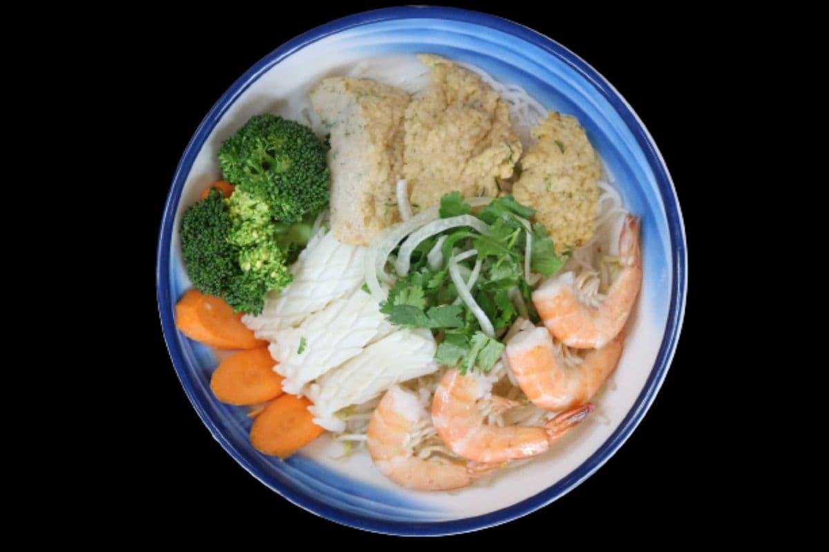 24. Rice Noodles with Fish Cakes, Prawns, and Squids
