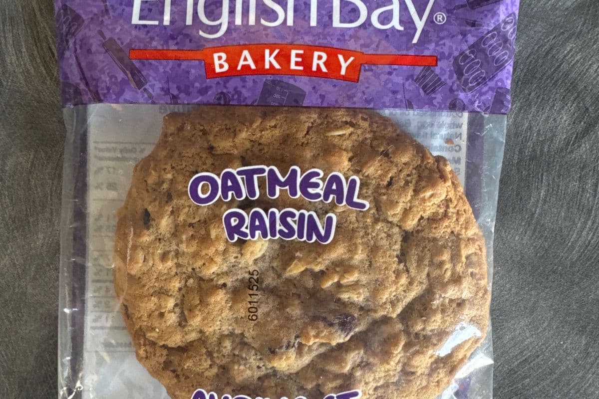 Cookie Oatmeal Raisin (85g) (340 Cal)