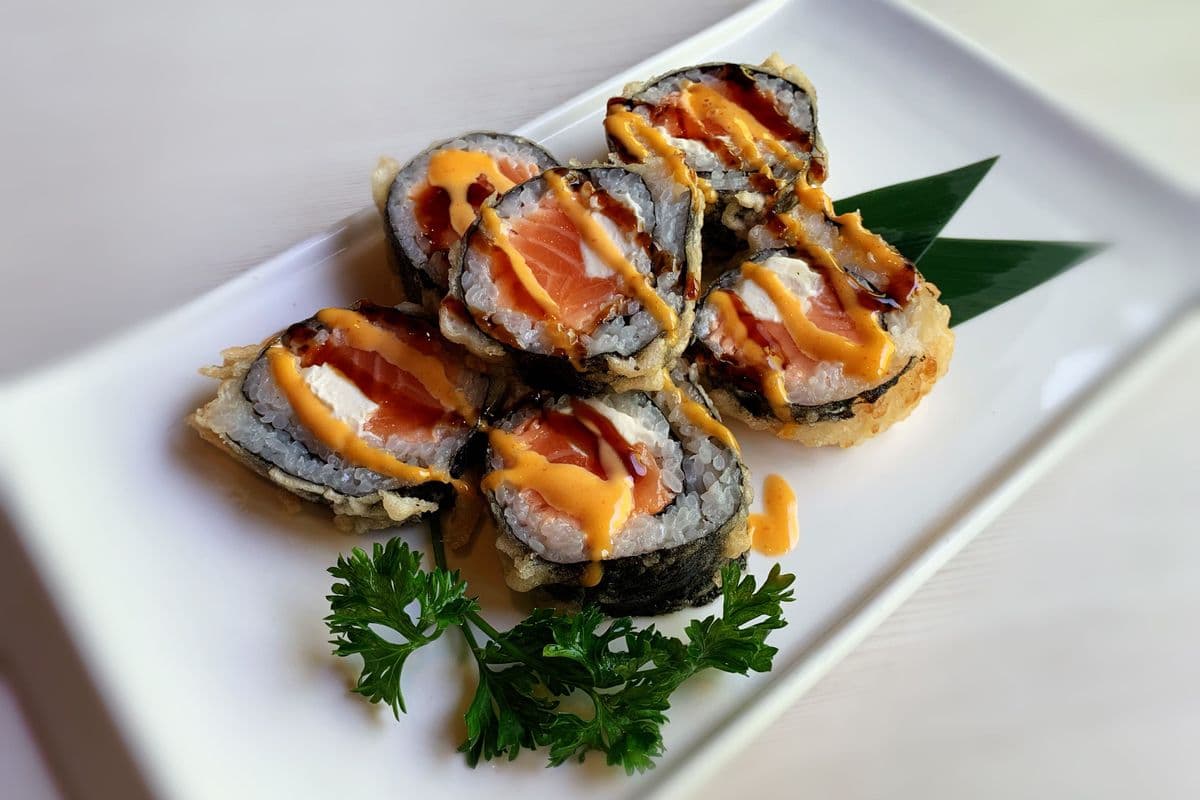 SR2. Crispy SALMON Roll (6)