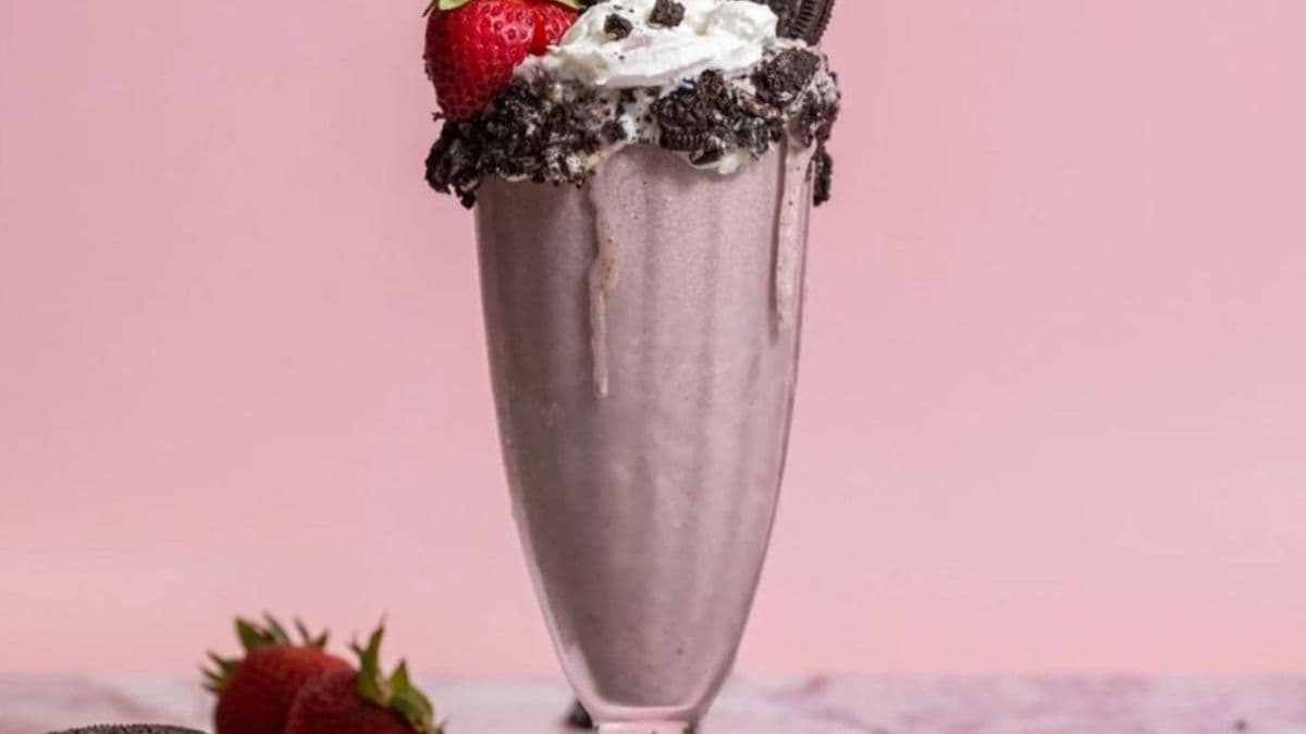 Strawberry Oreo Shake