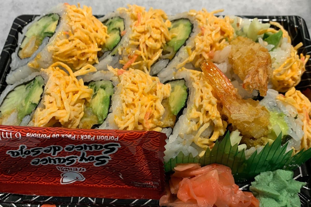 Snow Dragon Roll (8 pcs)