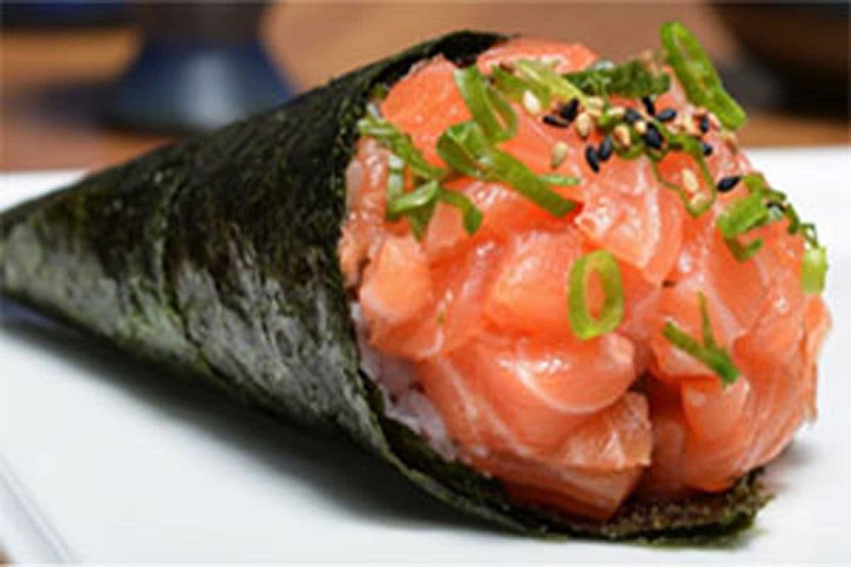 Spicy Salmon Or Tuna Cone