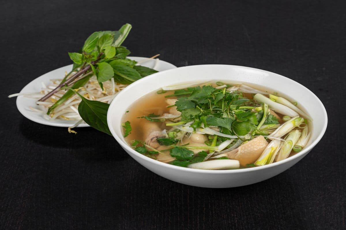P6. Chopped Running Chicken Rice Noodle Soup (Farm Raised Chicken) / Phở Gà Chặt