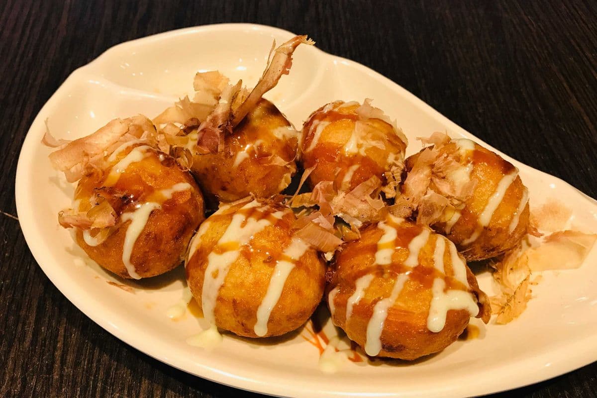 6. Takoyaki (6 pcs)