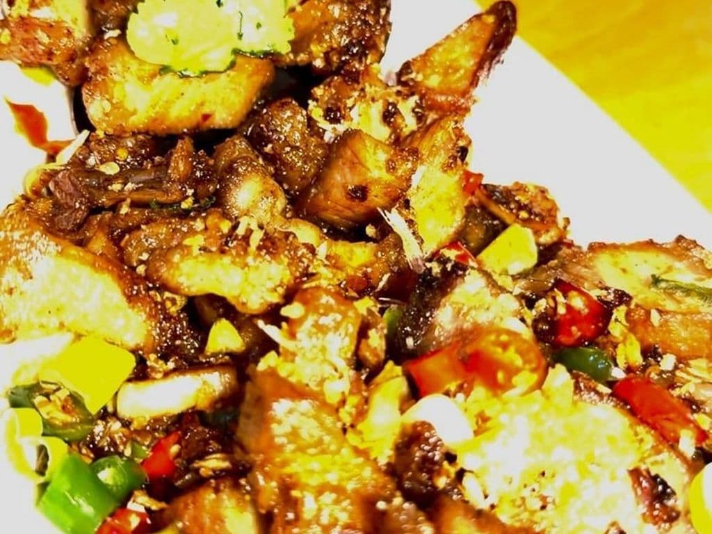 M13 Moo Krop Kua Prik Gua -Garlic Crispy Pork  *NEW ITEM* :) Rice Seperate