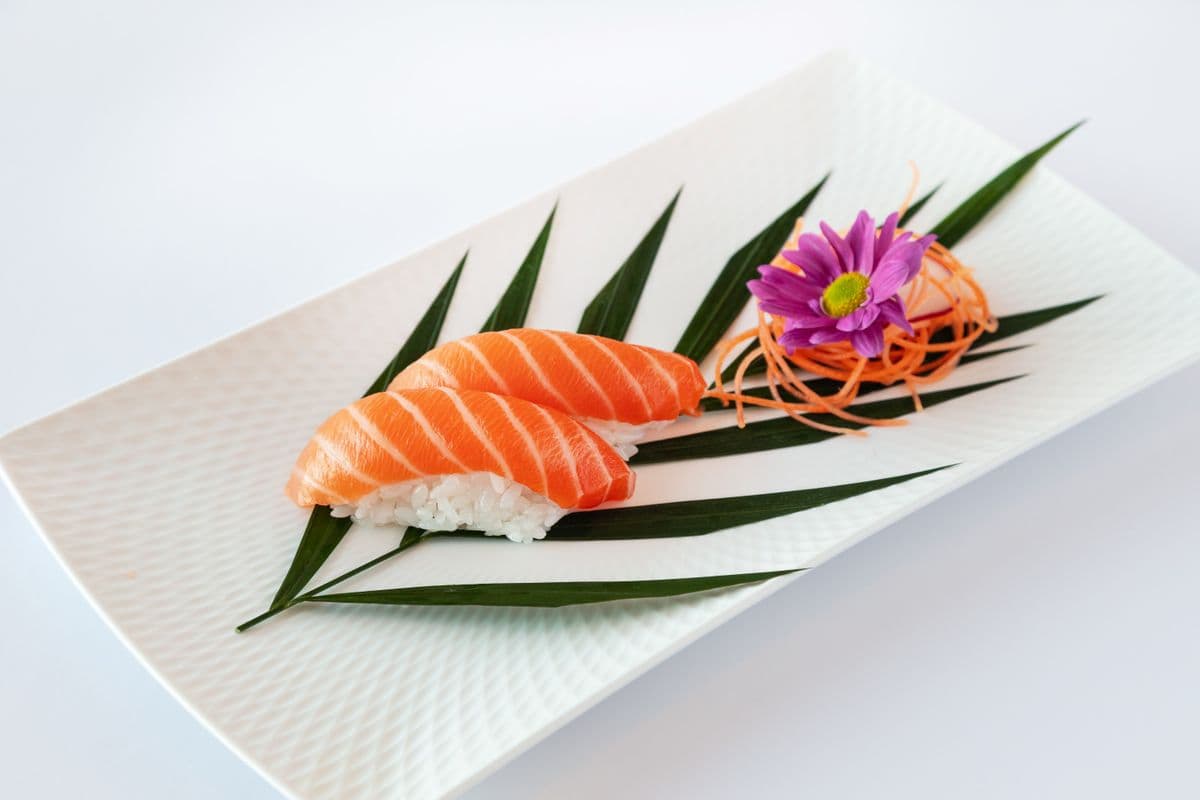 Salmon Sushi (Sake) (2 pcs)