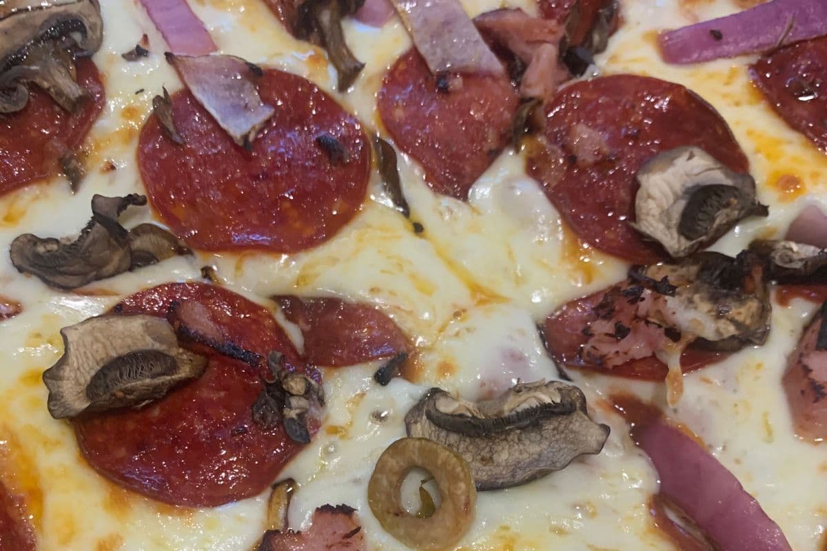 Small River Classic Pizza