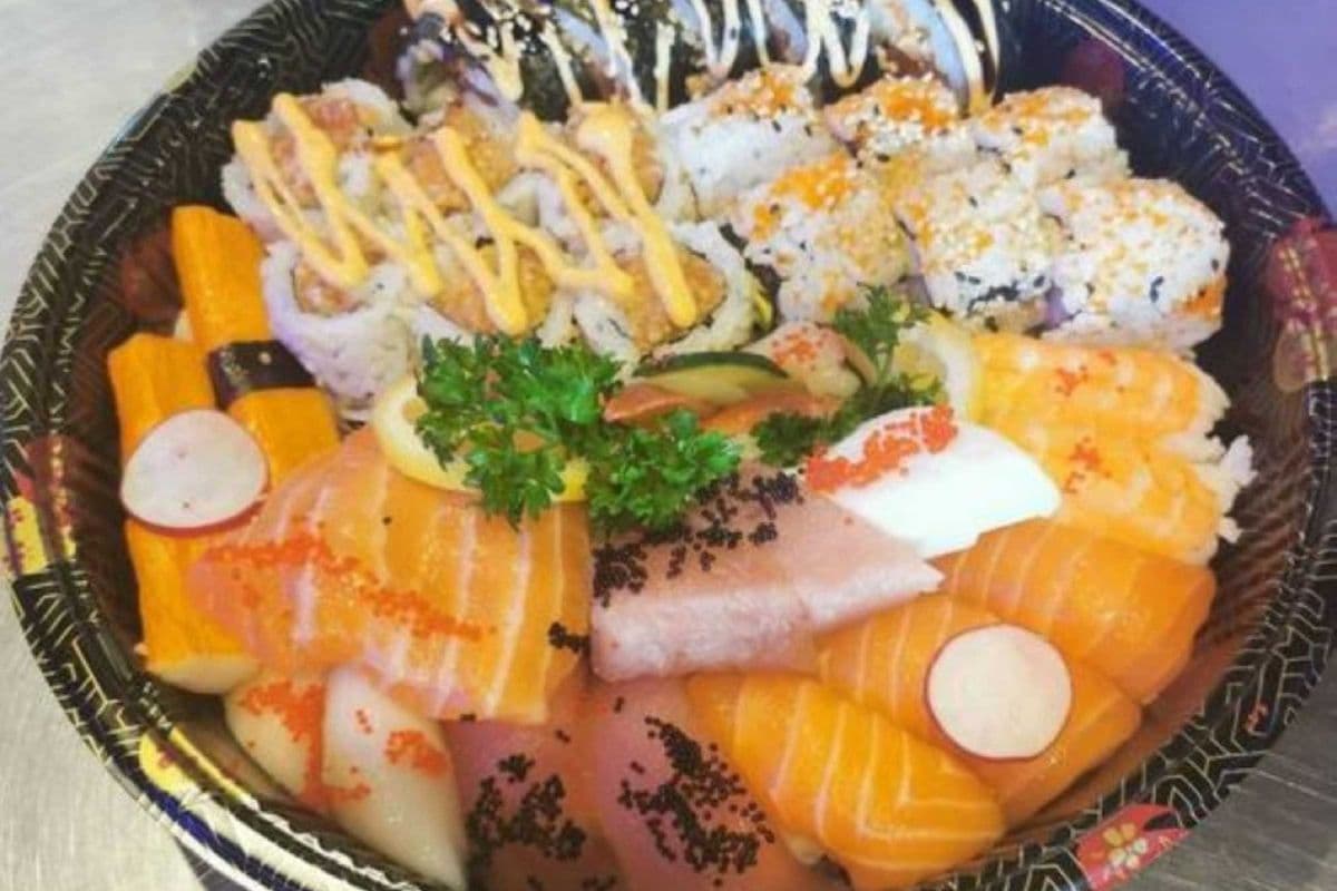 706. Assorted Sashimi-Sushi-Roll (60pcs)