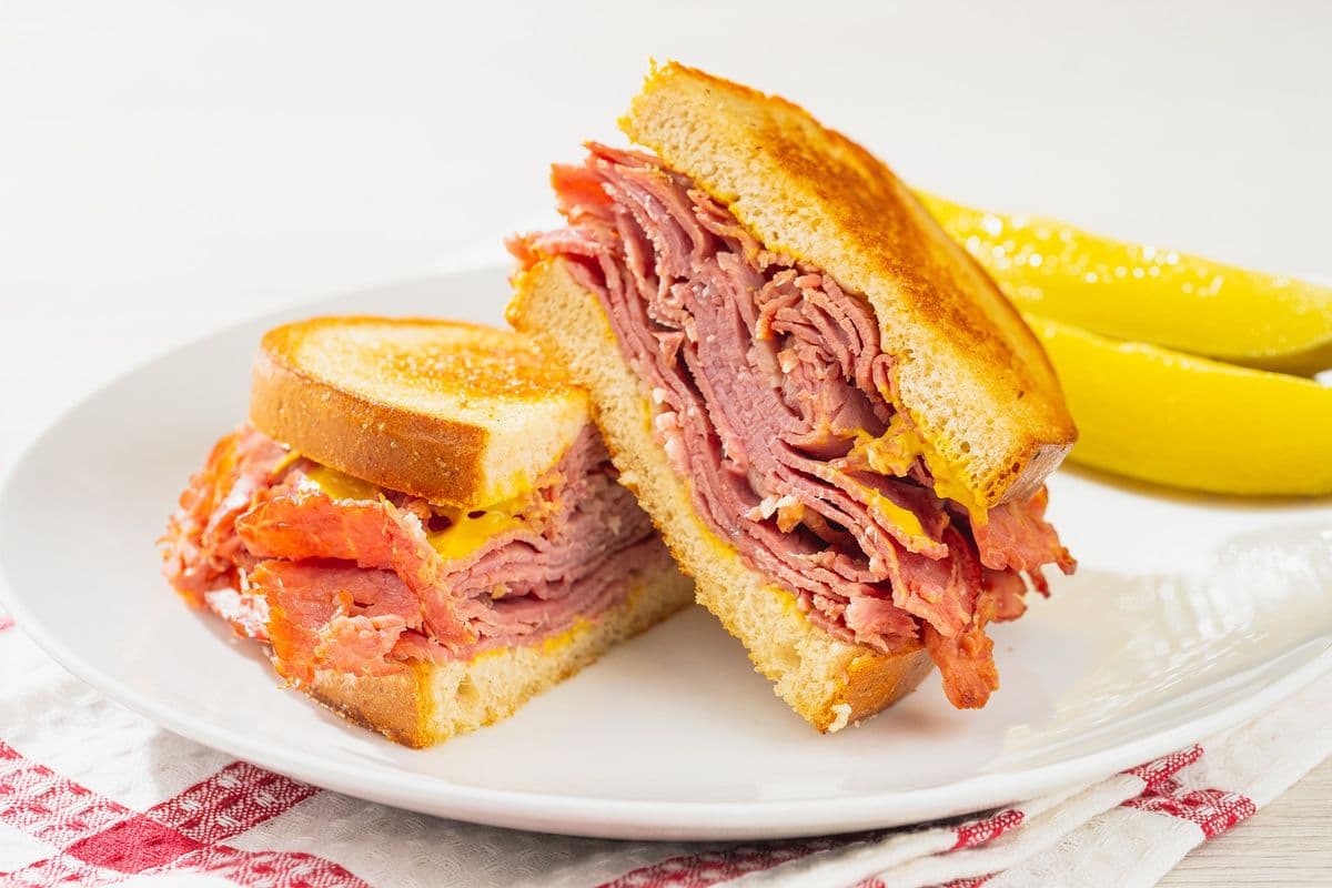 Corned Beef Egglicious-Style Sandwich