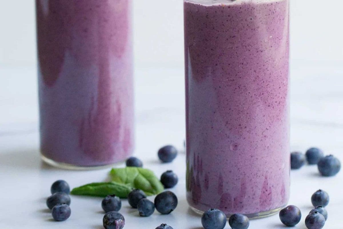 Blueberry and Taro Smoothie (500ml) (248 Cal)