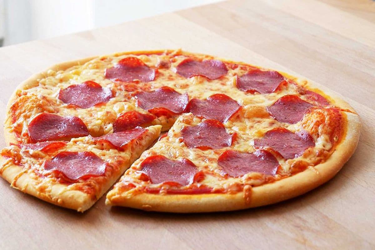13" Salami Pizza