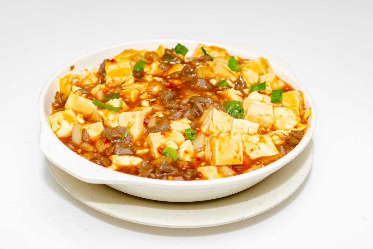 048 Sauteed Minced Beef and Bean Curd in Spicy Bean Sauce 麻婆豆腐