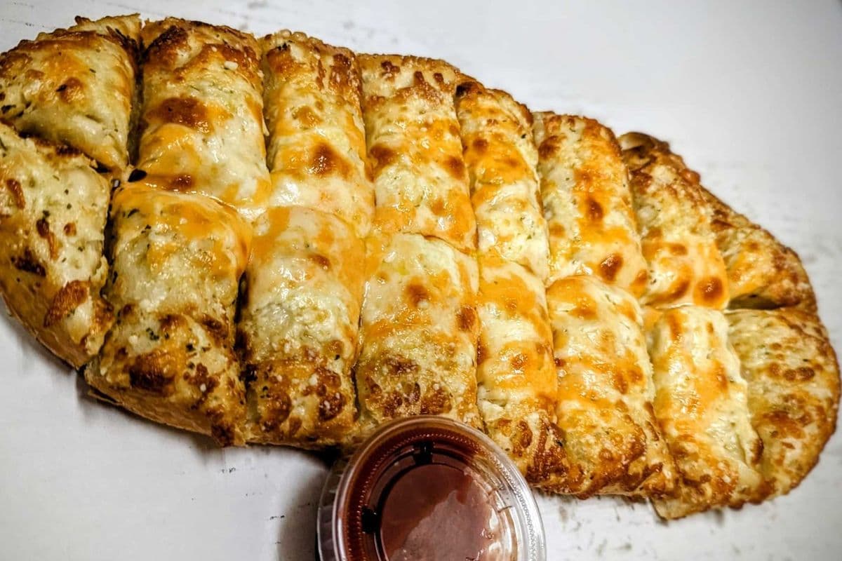 Cheese Stix (16 pcs)