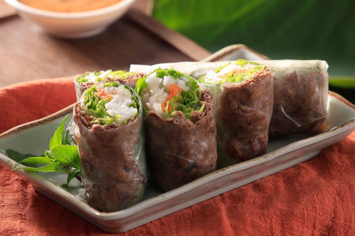 1C. Grilled Pork Salad Roll (2 pcs)