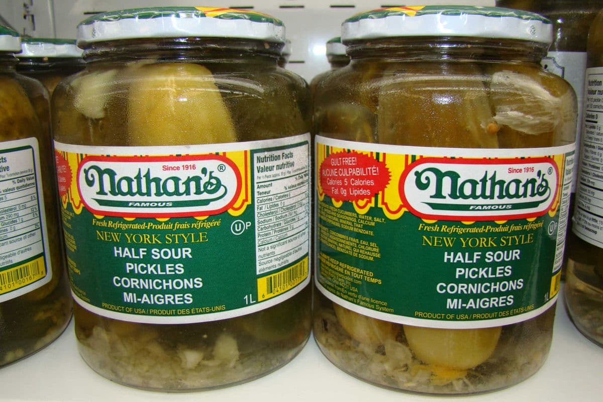Cornichons Mi-Aigres Nathan's / Nathan's Half Sour Pickles (1L)
