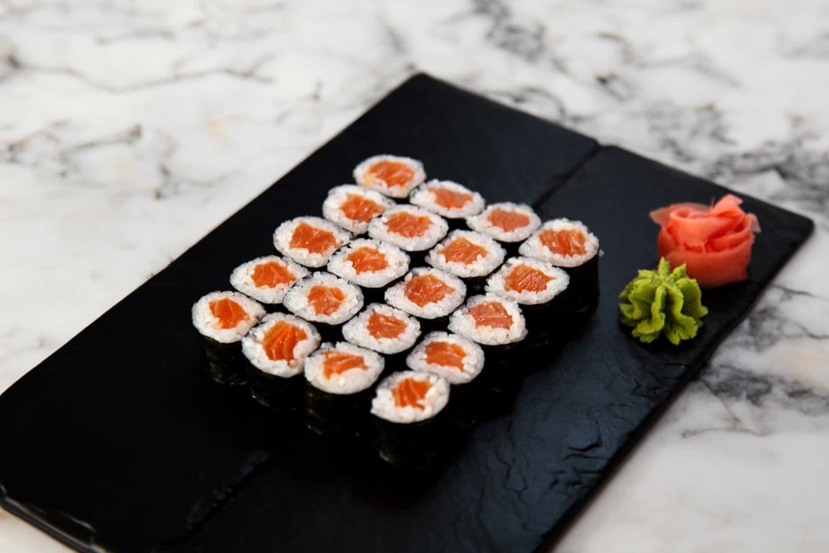 Salmon Baby Roll (20 pcs)