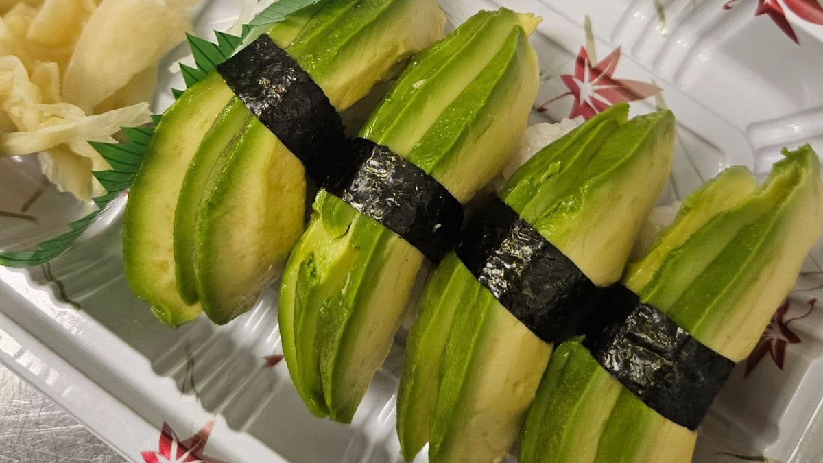 Avocado nigiri
