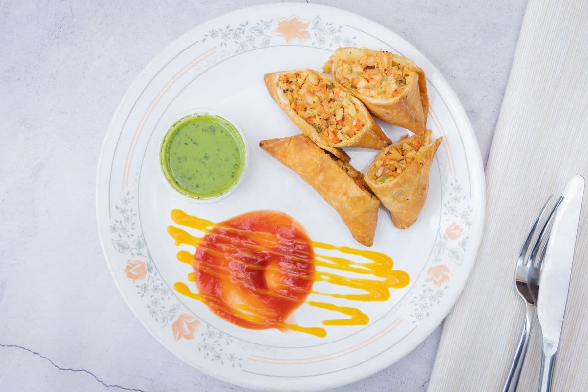 Vegetable Samosa (2 pcs)