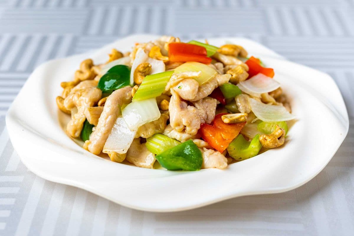 502-Poulet sauté aux noix d’acajou 腰果雞丁